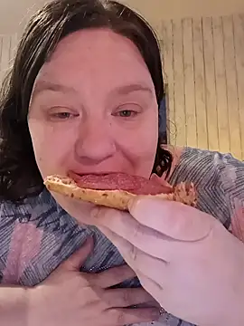 Feuchtekitty92xh online show from 12-04-25, 07:29