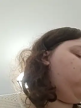 Snapshot of Feuchtekitty92@xh chatting on 10-07-25, 05:30 Feuchtekitty92xh online show from 10-07-25, 05:30