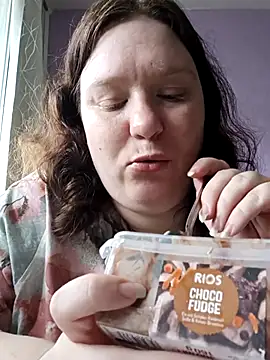 Snapshot of Feuchtekitty92@xh chatting on 09-19-25, 01:15 Feuchtekitty92xh online show from 09-19-25, 01:15