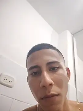 Snapshot of Davig4 chatting on 09-11-25, 11:49 Davig4 online show from 09-11-25, 11:49