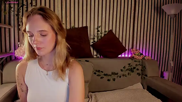 Casey Sweeet online show from 06-08-26, 03:45