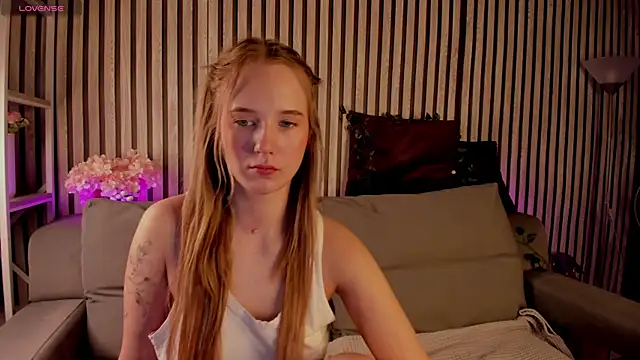 Casey Sweeet online show from 04-17-26, 09:45