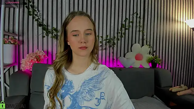 Snapshot of Casey_Sweeet chatting on 03-03-26, 12:01 Casey Sweeet online show from 03-03-26, 12:01