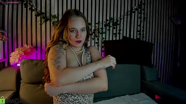 Snapshot of Casey_Sweeet chatting on 02-15-26, 12:33 Casey Sweeet online show from 02-15-26, 12:33