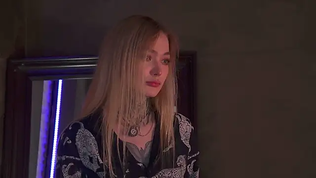 AriWild online show from 09-18-25, 04:15