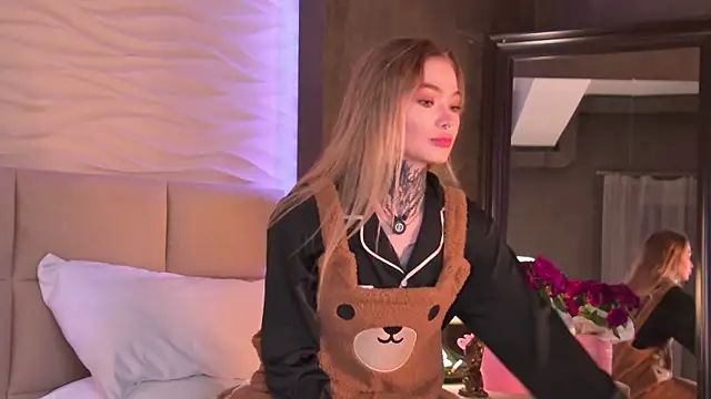 AriWild online show from 11-28-25, 03:50