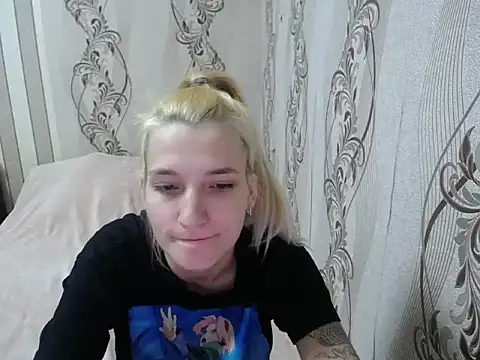 Snapshot of AlissaClark chatting on 11-20-25, 09:58 AlissaClark online show from 11-20-25, 09:58