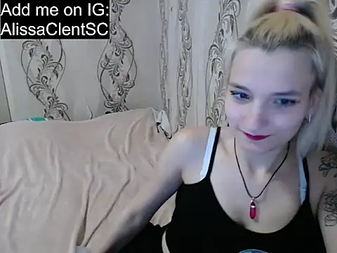 Snapshot of AlissaClark chatting on 12-22-25, 08:42 AlissaClark online show from 12-22-25, 08:42