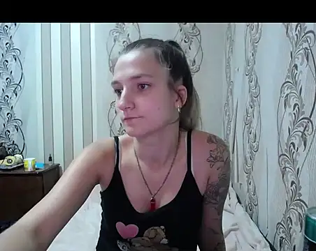 Snapshot of AlissaClark chatting on 09-21-25, 08:36 AlissaClark online show from 09-21-25, 08:36
