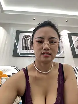 wen521 online show from 10-29-25, 01:48