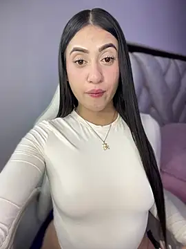 isabela l online show from 01-16-26, 01:53