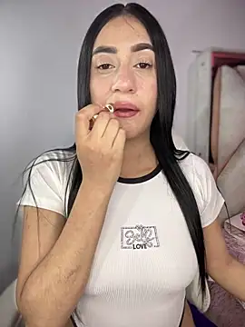 isabela l online show from 04-03-26, 12:06