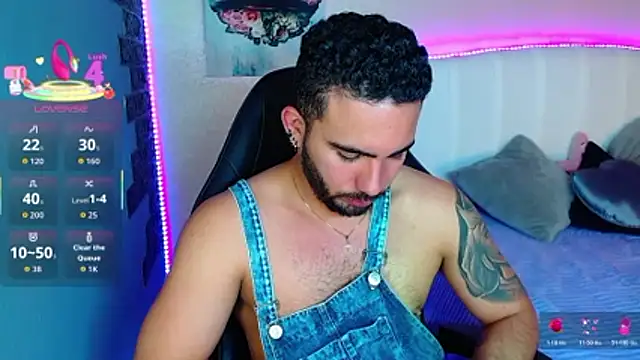 Snapshot of adamhairy chatting on 07-10-26, 07:25 adamhairy online show from 07-10-26, 07:25