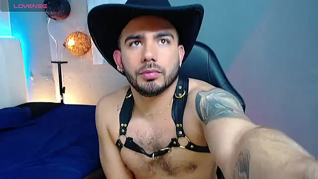 Snapshot of adamhairy chatting on 06-23-26, 07:01 adamhairy online show from 06-23-26, 07:01