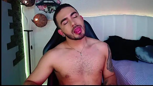 Snapshot of adamhairy chatting on 06-01-26, 07:46 adamhairy online show from 06-01-26, 07:46