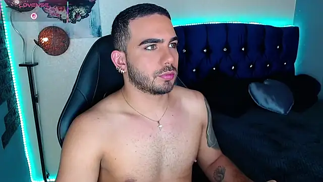 Snapshot of adamhairy chatting on 05-14-26, 07:44 adamhairy online show from 05-14-26, 07:44