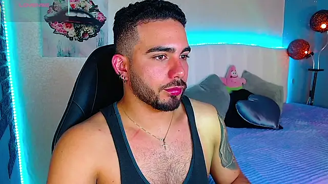 Snapshot of adamhairy chatting on 07-15-26, 07:43 adamhairy online show from 07-15-26, 07:43