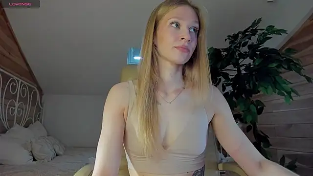 AuroraShoww online show from 09-14-25, 01:00