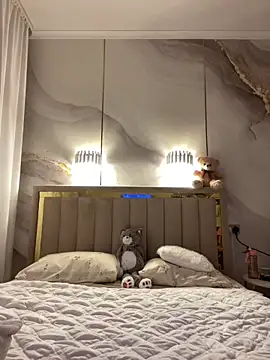 TiffaNoel online show from 11-26-25, 03:34