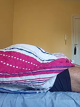 Snapshot of Nesch82 chatting on 02-20-26, 06:59 Nesch82 online show from 02-20-26, 06:59