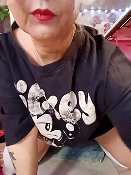 SquirtMilf00 online show from 02-26-26, 04:34