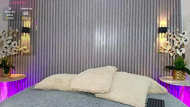 SOPHICOLLINS online show from 10-02-25, 06:55