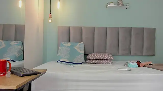 Snapshot of genesis4u chatting on 02-18-26, 12:12 genesis4u online show from 02-18-26, 12:12