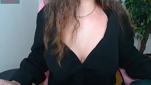 Erika bestboobs online show from 09-18-25, 07:17