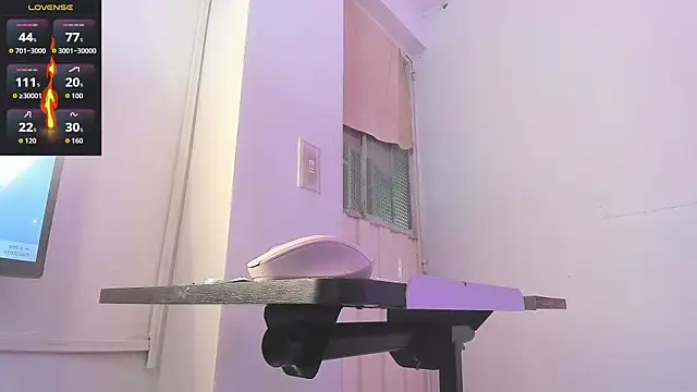 bella houston  online show from 10-27-25, 01:01