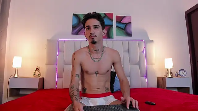 nextboywell1 online show from 05-15-26, 03:37