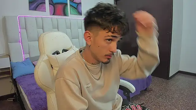 nextboywell1 online show from 04-07-26, 03:08