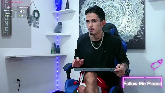 nextboywell1 online show from 04-18-26, 03:20