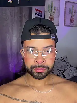 Snapshot of Jerry_blaze chatting on 11-18-25, 08:34 Jerry blaze online show from 11-18-25, 08:34