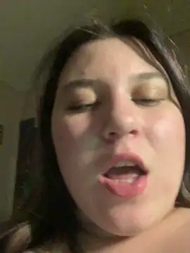 Kemeli008 online show from 10-22-25, 04:17