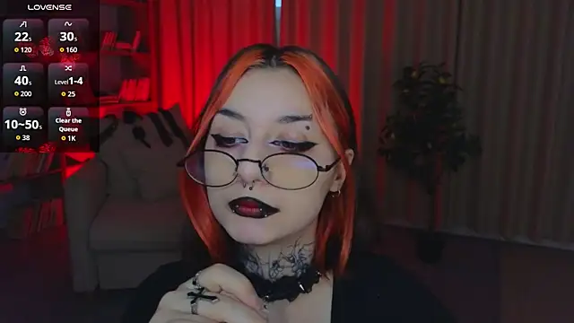 Snapshot of Mistress__Marcelline chatting on 06-10-26, 01:40 Mistress Marcelline online show from 06-10-26, 01:40
