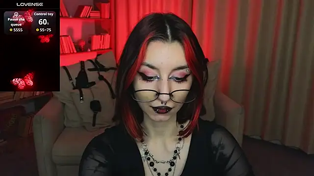 Snapshot of Mistress__Marcelline chatting on 02-01-26, 10:46 Mistress Marcelline online show from 02-01-26, 10:46