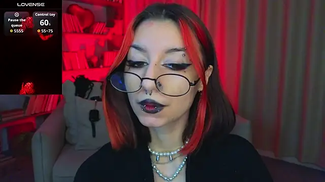 Snapshot of Mistress__Marcelline chatting on 02-20-26, 09:44 Mistress Marcelline online show from 02-20-26, 09:44