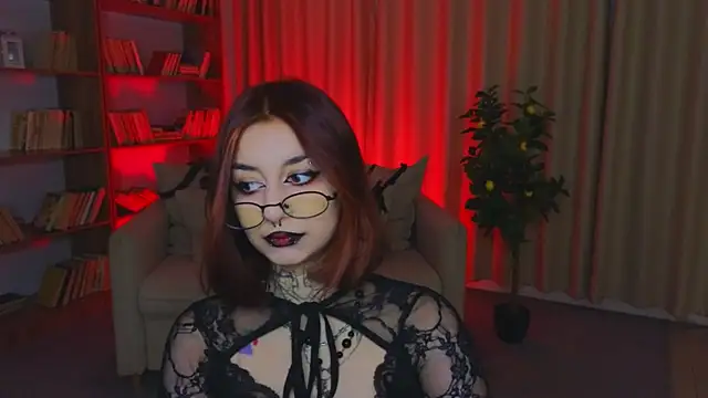 Snapshot of Mistress__Marcelline chatting on 06-25-26, 02:42 Mistress Marcelline online show from 06-25-26, 02:42