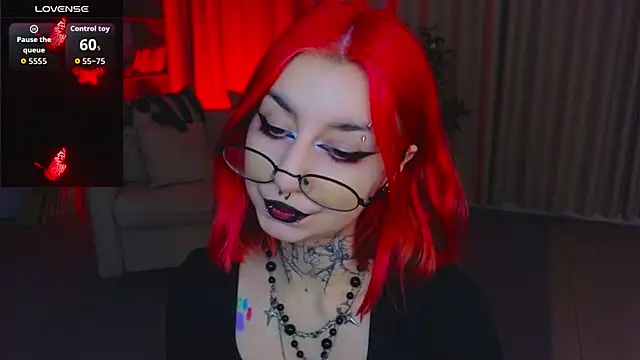 Snapshot of Mistress__Marcelline chatting on 07-05-26, 01:21 Mistress Marcelline online show from 07-05-26, 01:21