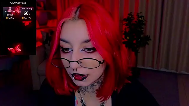 Snapshot of Mistress__Marcelline chatting on 07-14-26, 01:38 Mistress Marcelline online show from 07-14-26, 01:38