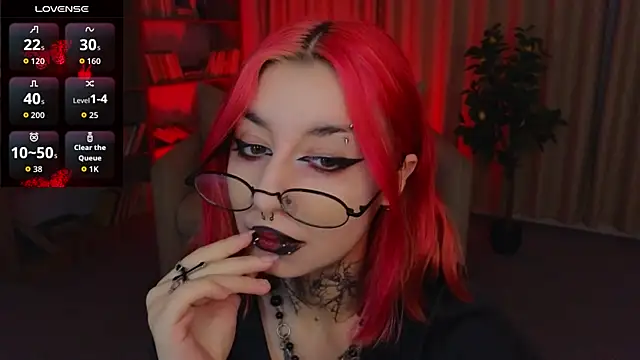 Snapshot of Mistress__Marcelline chatting on 07-18-26, 02:42 Mistress Marcelline online show from 07-18-26, 02:42