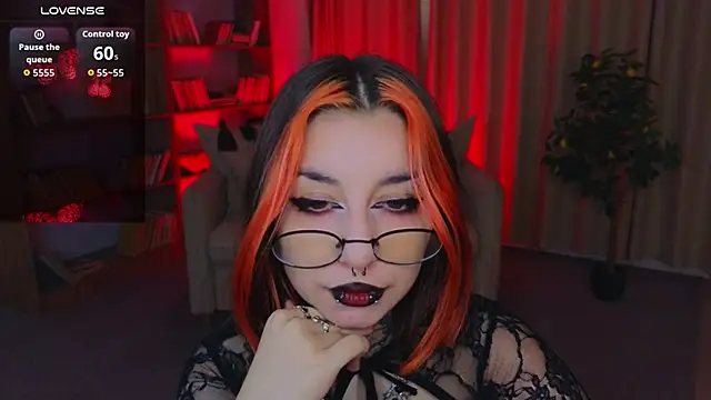 Snapshot of Mistress__Marcelline chatting on 06-16-26, 01:38 Mistress Marcelline online show from 06-16-26, 01:38
