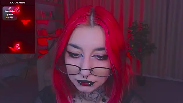 Snapshot of Mistress__Marcelline chatting on 07-15-26, 01:45 Mistress Marcelline online show from 07-15-26, 01:45