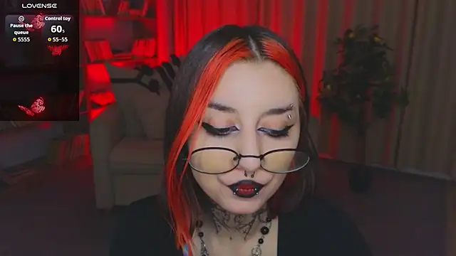 Snapshot of Mistress__Marcelline chatting on 06-05-26, 06:52 Mistress Marcelline online show from 06-05-26, 06:52