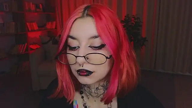 Snapshot of Mistress__Marcelline chatting on 07-21-26, 01:52 Mistress Marcelline online show from 07-21-26, 01:52