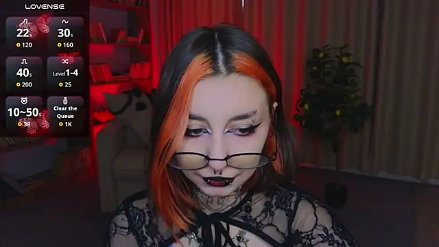 Snapshot of Mistress__Marcelline chatting on 06-19-26, 02:06 Mistress Marcelline online show from 06-19-26, 02:06
