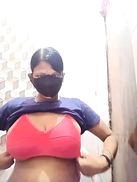 Snapshot of varnika chatting on 09-15-25, 07:36 varnika online show from 09-15-25, 07:36