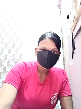 Snapshot of varnika chatting on 10-21-25, 12:26 varnika online show from 10-21-25, 12:26