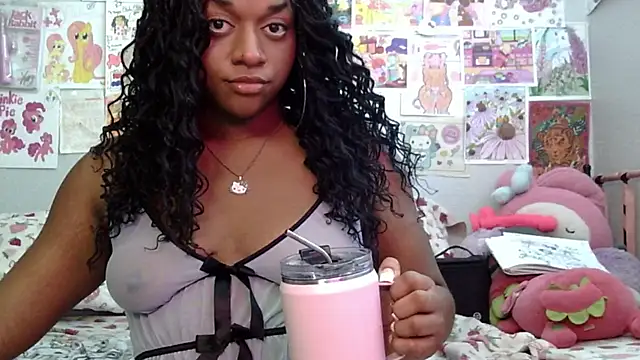 Snapshot of XKimmyGreen chatting on 06-20-26, 12:59 XKimmyGreen online show from 06-20-26, 12:59