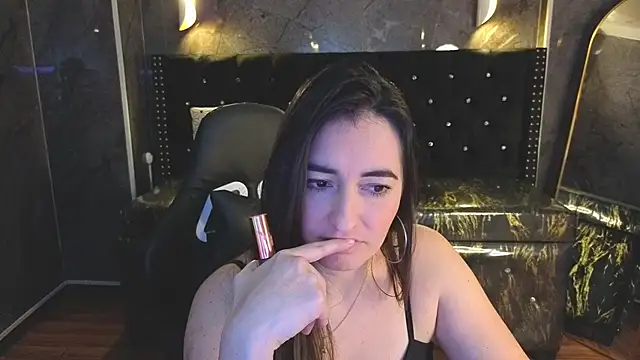 Snapshot of Soffi_betacur_b chatting on 10-23-25, 03:05 Soffi betacur b online show from 10-23-25, 03:05